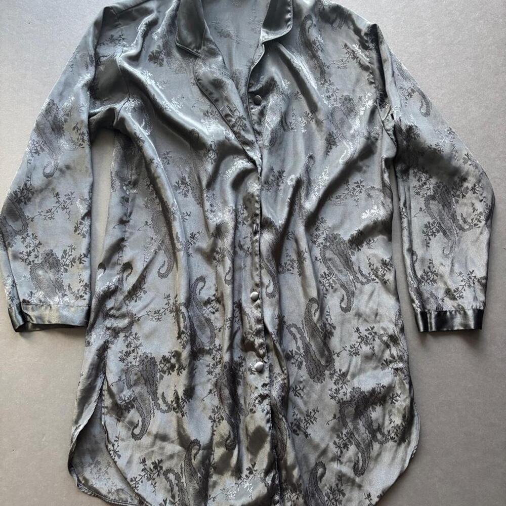 Morgan Taylor black paisley silk button up pajama shirt - Size S